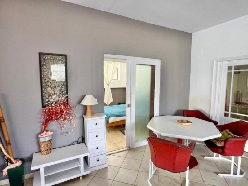 Lagkada bei Makry Gialos MIT BESICHTIGUNGSVIDEO! Kreta, Makry Gialos: 4-Zimmer-Erdgeschosswohnung in Strandnähe zu verkaufen Wohnung kaufen